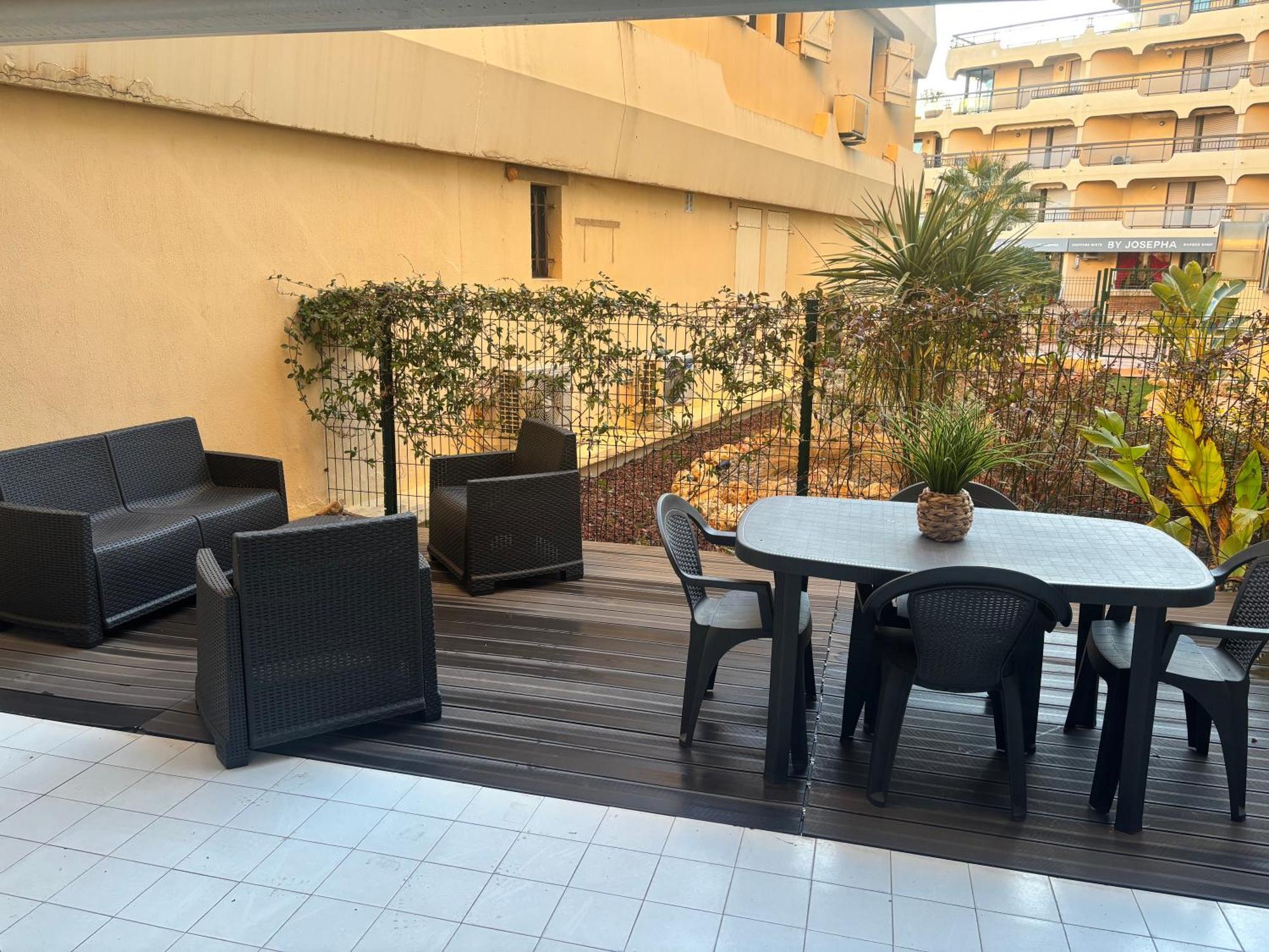 En Front De Fréjus